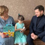 «Ёлка желаний»: депутаты от Партии Роста исполнили мечты детей